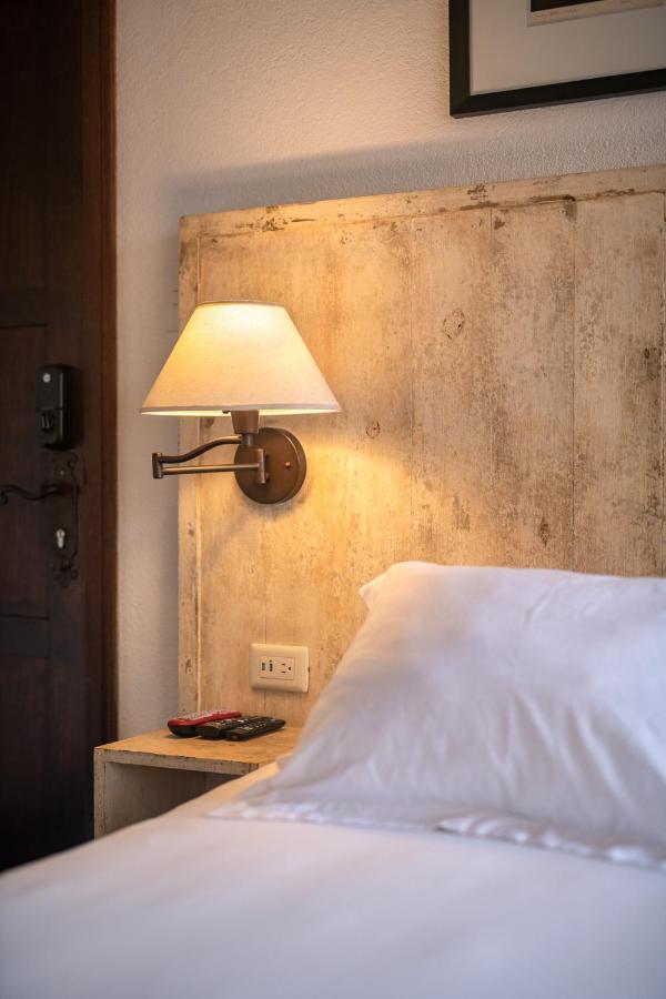 Barbara'S Boutique Hostel Antigua Екстериор снимка