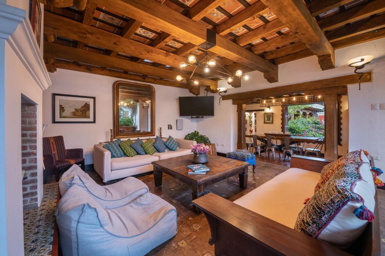 Barbara'S Boutique Hostel Antigua Екстериор снимка