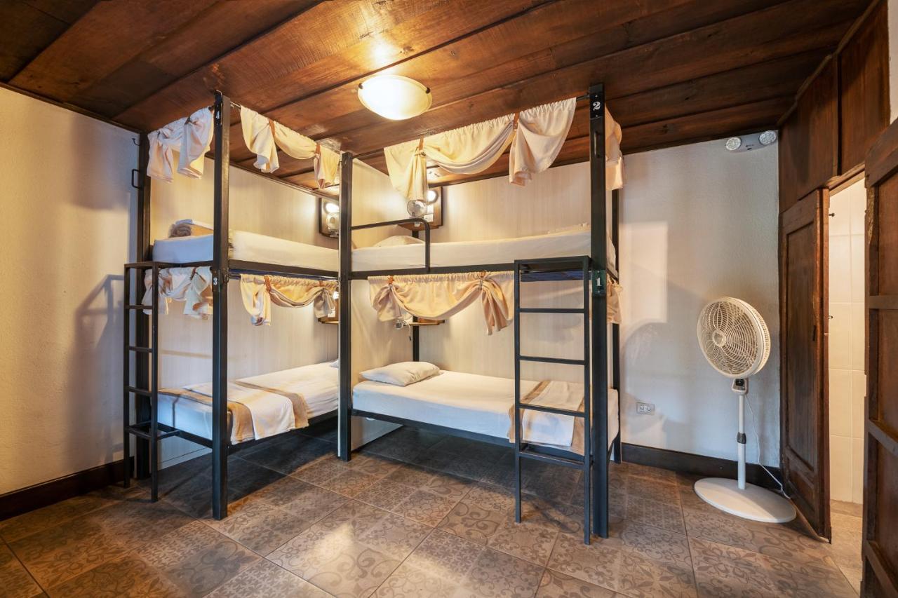 Barbara'S Boutique Hostel Antigua Екстериор снимка