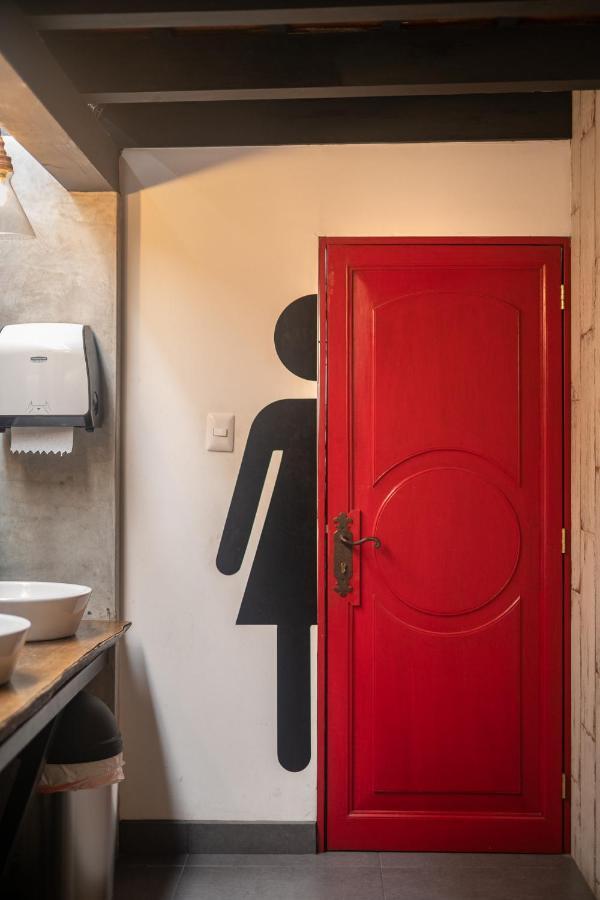 Barbara'S Boutique Hostel Antigua Екстериор снимка