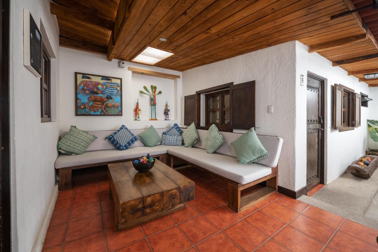 Barbara'S Boutique Hostel Antigua Екстериор снимка