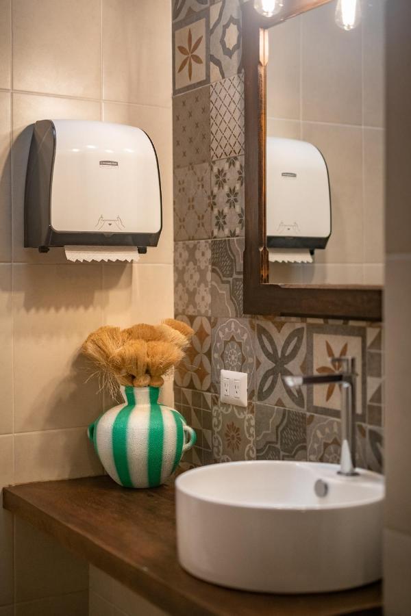 Barbara'S Boutique Hostel Antigua Екстериор снимка