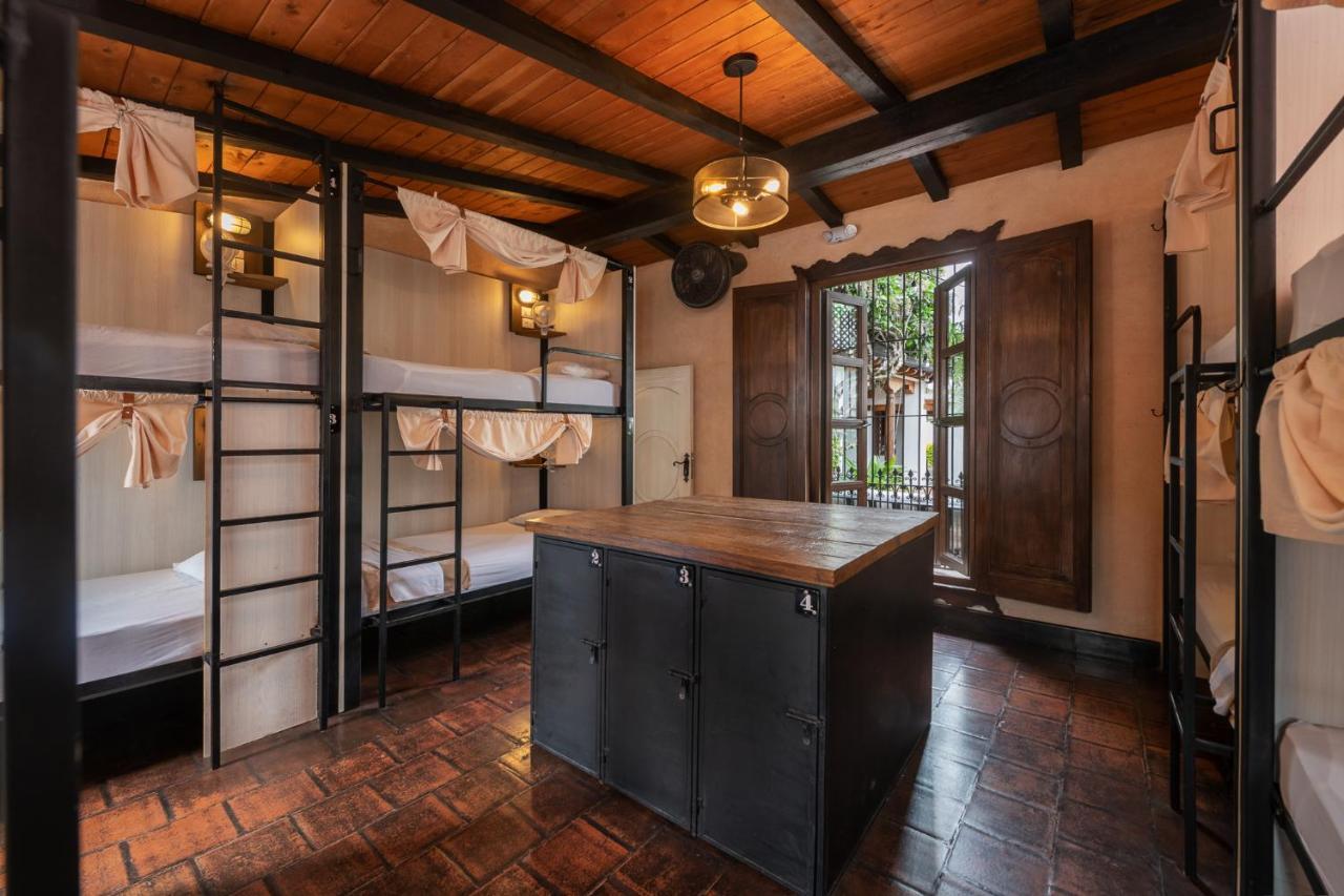 Barbara'S Boutique Hostel Antigua Екстериор снимка
